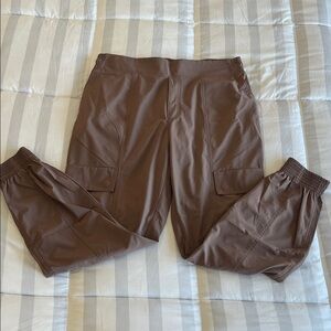 Women’s Athleta Chelsea Utility Jogger, size 8, brown